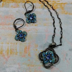 Cookie Lee necklace and earring set blue rhinestone flower